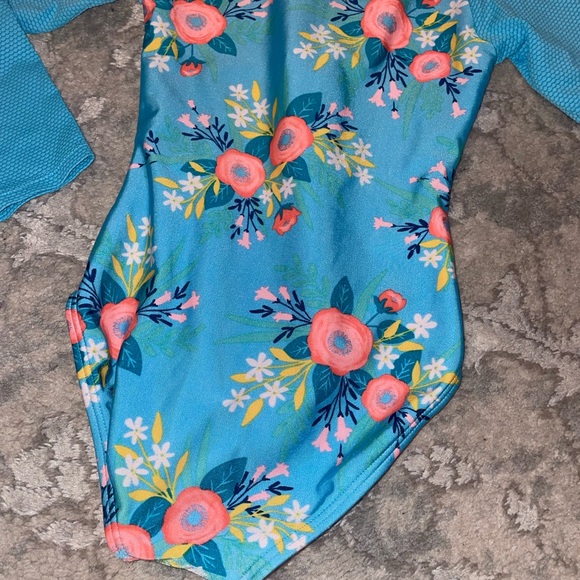 Cat & Jack girls zip up swimsuit XS (4/5) - Picture 3 of 4